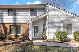 7020 Valley Haven Dr, Charlotte, NC 28211 - Photo 2