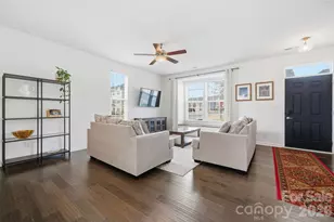 4135 Audubon Pk Dr, Charlotte, NC 28217 - Photo 4