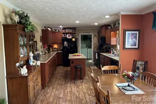 321 E Jones St, Blacksburg, SC 29702 - Photo 6