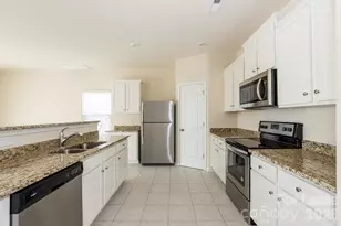 2917 Patishall Ln, Charlotte, NC 28214 - Photo 8