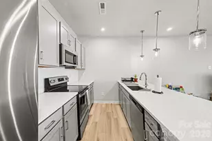 3132 Hutton Gdns Ln, Charlotte, NC 28269 - Photo 12