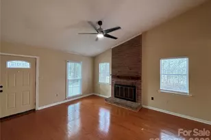 6708 Marston Ct, Charlotte, NC 28215 - Photo 4