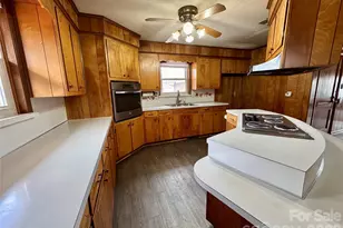 545 Collins St, Kannapolis, NC 28083 - Photo 8