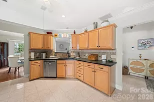 12401 Cardinal Point Rd, Charlotte, NC 28269 - Photo 10