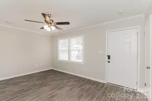 730 Rudd Ct, Charlotte, NC 28216 - Photo 4