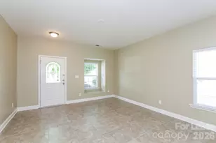 3011 Kraus Glen Dr, Charlotte, NC 28214 - Photo 4