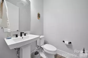 8021 Brookbank Dr, Charlotte, NC 28269 - Photo 6