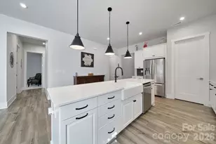 8021 Brookbank Dr, Charlotte, NC 28269 - Photo 10