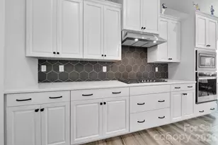 8021 Brookbank Dr, Charlotte, NC 28269 - Photo 12