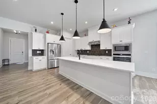 8021 Brookbank Dr, Charlotte, NC 28269 - Photo 8
