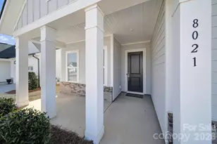 8021 Brookbank Dr, Charlotte, NC 28269 - Photo 4