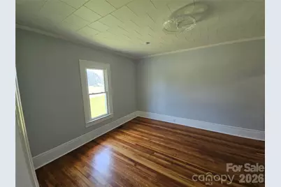 1704 16th Street NE, Hickory, NC 28601 - Photo 8