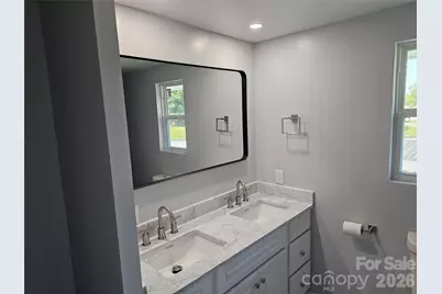 1704 16th Street NE, Hickory, NC 28601 - Photo 6