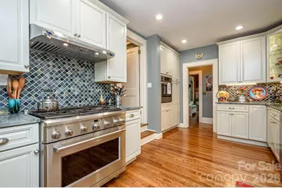 832 4th Avenue W, Hendersonville, NC 28739 - Photo 12