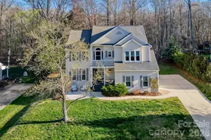 8607 Forest Shadow Cir, Cornelius, NC 28031 - Photo 2