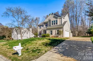 8607 Forest Shadow Cir, Cornelius, NC 28031 - Photo 4