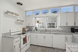 1223 Oakland St, Hendersonville, NC 28792 - Photo 12