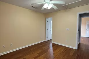 3819 Raintree Dr, Greensboro, NC 27407 - Photo 8