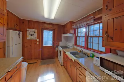 71 Norfolk Lane, Laurel Park, NC 28739 - Photo 10