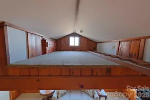71 Norfolk Ln, Laurel Park, NC 28739 - Photo 14