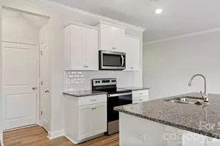 358 Creekview Rd, Hendersonville, NC 28792 - Photo 6