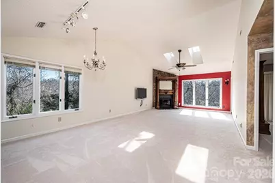 2231 6th Street NW #16, Hickory, NC 28601 - Photo 6