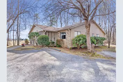 193 Freedom Road, Hendersonville, NC 28792 - Photo 2