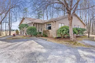 193 Freedom Rd, Hendersonville, NC 28792 - Photo 2