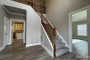 4926 Ardenwoods Dr, Charlotte, NC 28215 - Photo 4