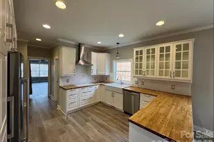 4926 Ardenwoods Dr, Charlotte, NC 28215 - Photo 10