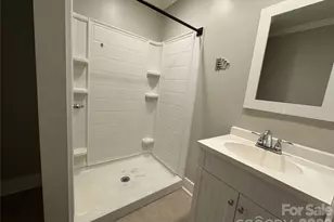 4926 Ardenwoods Dr, Charlotte, NC 28215 - Photo 18