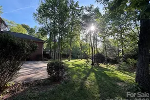 4926 Ardenwoods Dr, Charlotte, NC 28215 - Photo 4