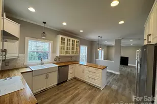 4926 Ardenwoods Dr, Charlotte, NC 28215 - Photo 8