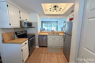 2757 Von Thuringer Ct, Charlotte, NC 28210 - Photo 2