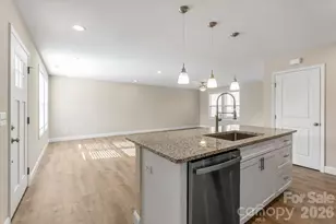 127 Hawthorne Dr, Brevard, NC 28712 - Photo 12