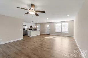 127 Hawthorne Dr, Brevard, NC 28712 - Photo 8