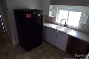 202 Honor Ln, Hendersonville, NC 28792 - Photo 16