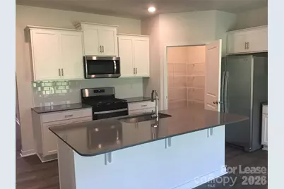 1381 6th Street NE, Hickory, NC 28601 - Photo 4