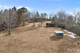 951 Pine Tree Rd, Spruce Pine, NC 28777 - Photo 6