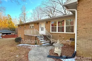 9419 Brenda Ann Rd, Charlotte, NC 28214 - Photo 2