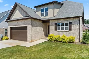 1033 12th Ave Dr NW, Hickory, NC 28601 - Photo 2