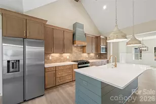 348 Triple Ponds Ct, Clover, SC 29710 - Photo 4