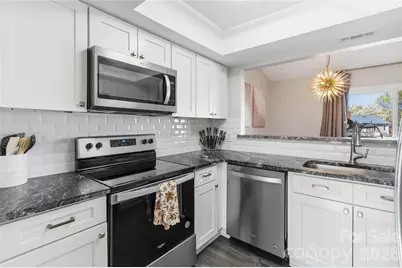 9400 S Vicksburg Park Court, Charlotte, NC 28210 - Photo 10