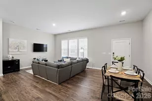 8928 Morning Mist Rd, Charlotte, NC 28215 - Photo 4