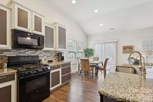 10323 Kempsford Dr, Charlotte, NC 28262 - Photo 6