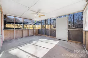 6200 Cross Creek Ln, Charlotte, NC 28212 - Photo 18