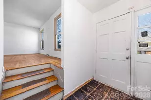 6200 Cross Creek Ln, Charlotte, NC 28212 - Photo 2