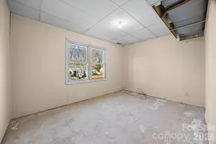 6200 Cross Creek Ln, Charlotte, NC 28212 - Photo 10