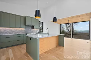 751 New Sprout Ln, Hendersonville, NC 28792 - Photo 10