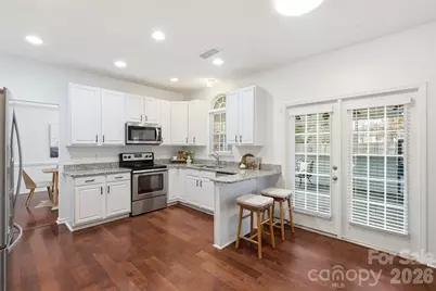 9832 Ashburton Drive, Charlotte, NC 28216 - Photo 10